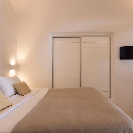 Bluedome Cavehouses By Otium Villas Oia  Room photo