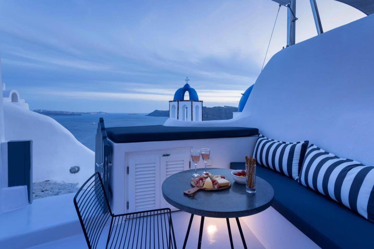 Bluedome Cavehouses By Otium Villas Oia  Exterior photo