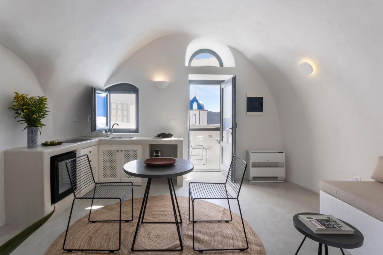 Bluedome Cavehouses By Otium Villas Oia  Exterior photo